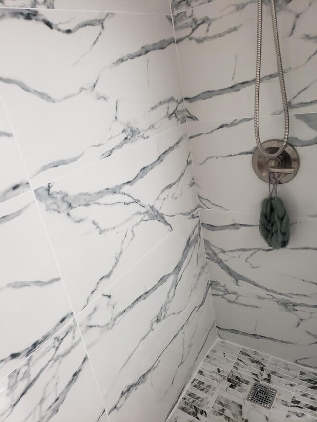 Building Photo - 77 Mansfield B