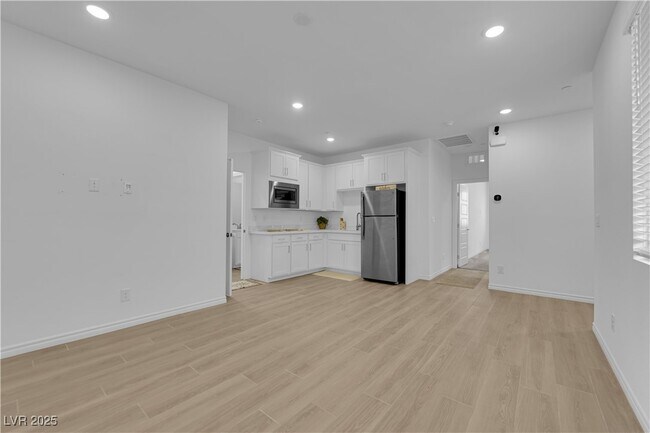 Building Photo - 195 Vander Rdg St