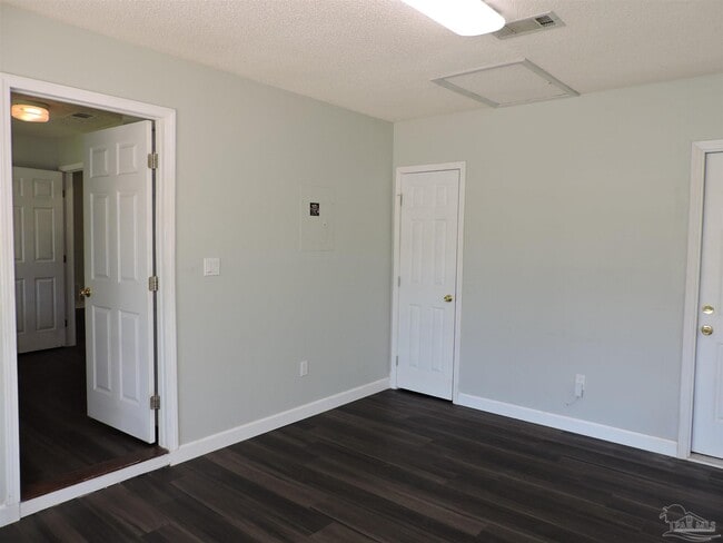 Building Photo - 7674 Old Hickory Dr