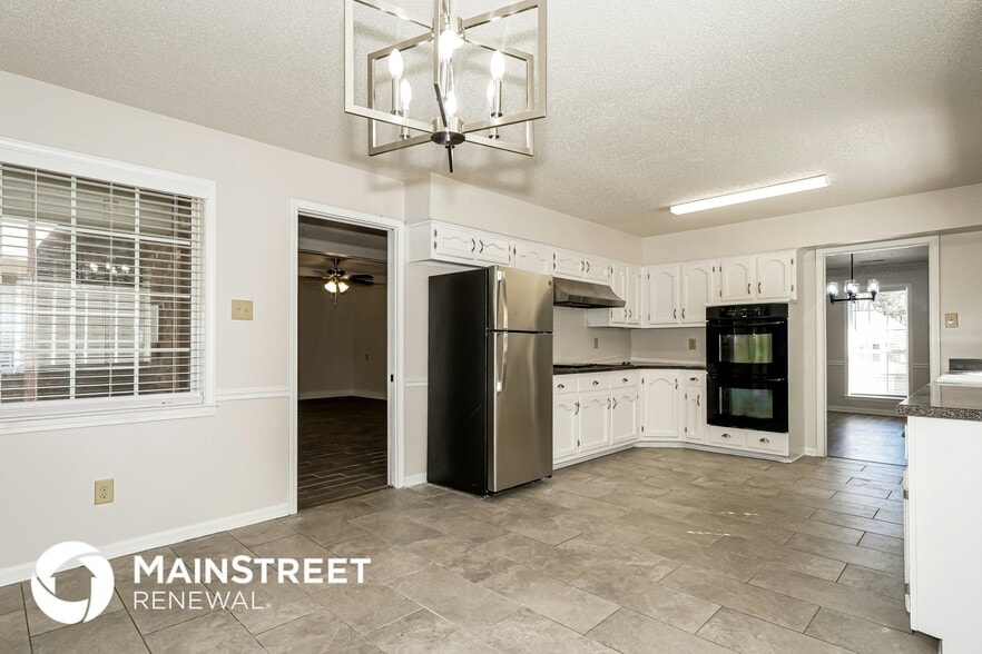 Building Photo - 2947 Pangbourne Cove