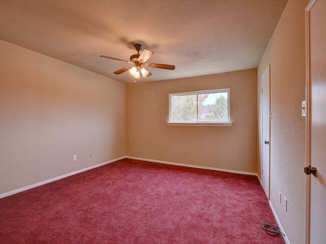 Building Photo - 6330 Creekbend Dr