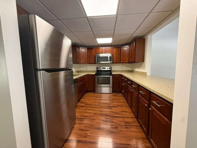 Building Photo - 507 Glendale Dr