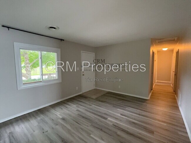 Building Photo - 1010 Chippewa Ln
