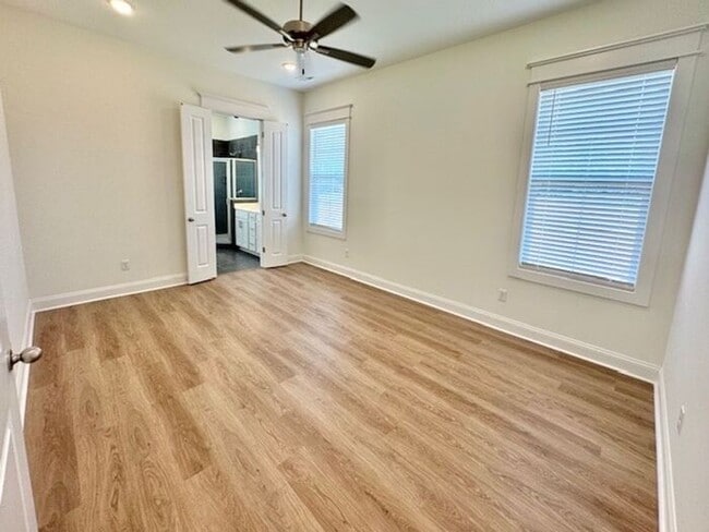 Building Photo - Now Leasing at Cedar Bluff – 4BR Townhomes...