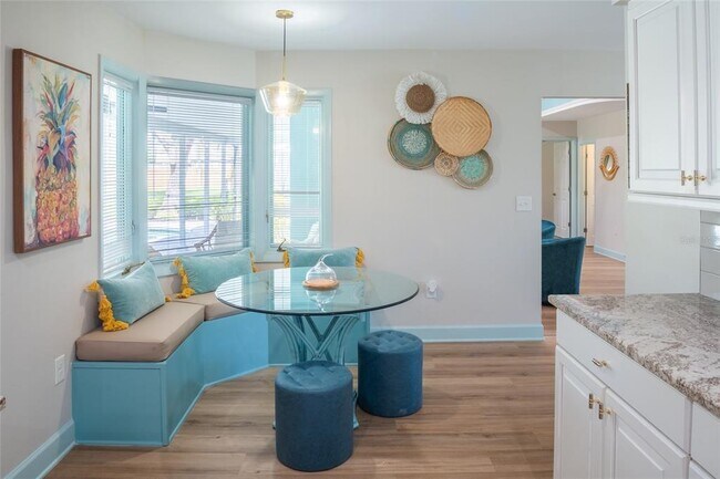 Building Photo - 5005 Canterbury Dr