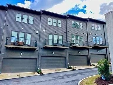 Building Photo - 6651 Sterling Dr