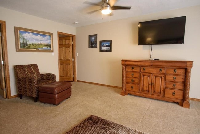 Building Photo - 1821 Raven Ave