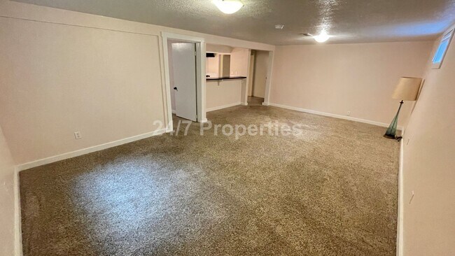 Building Photo - 2024-5815MF