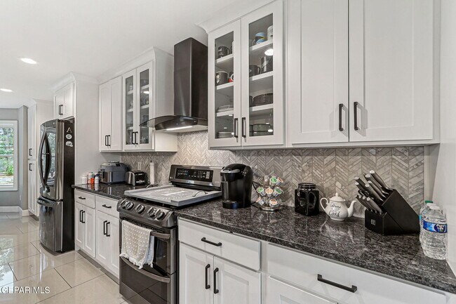 Building Photo - 9904 Monaco Dr