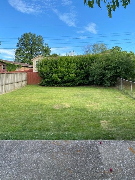 Building Photo - 3230 Aqueduct Dr