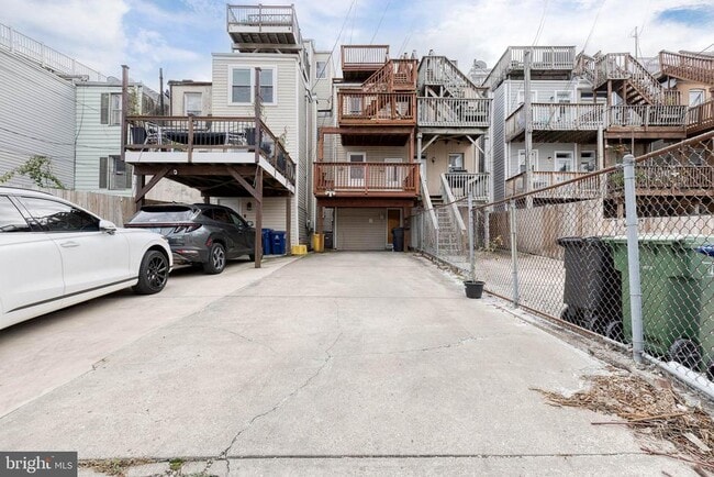 Building Photo - 632 E Fort Ave