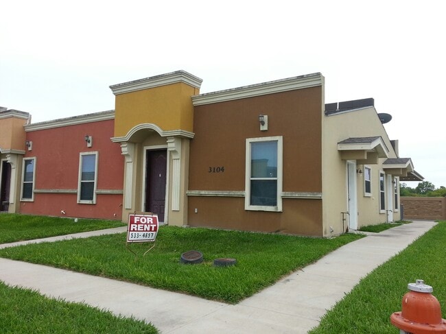 Building Photo - 3104 Scotland Dr