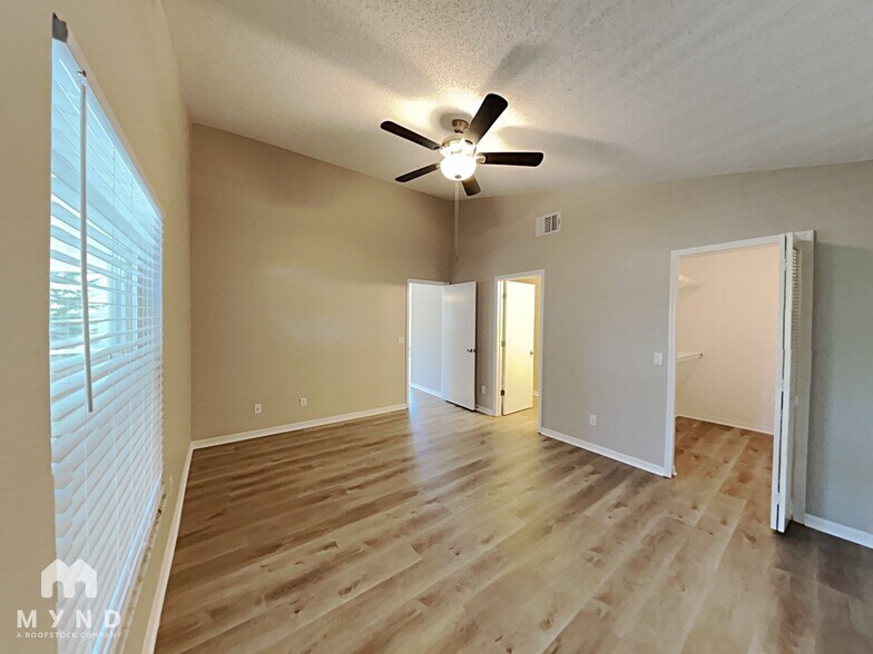 Building Photo - 915 River Wind Ave