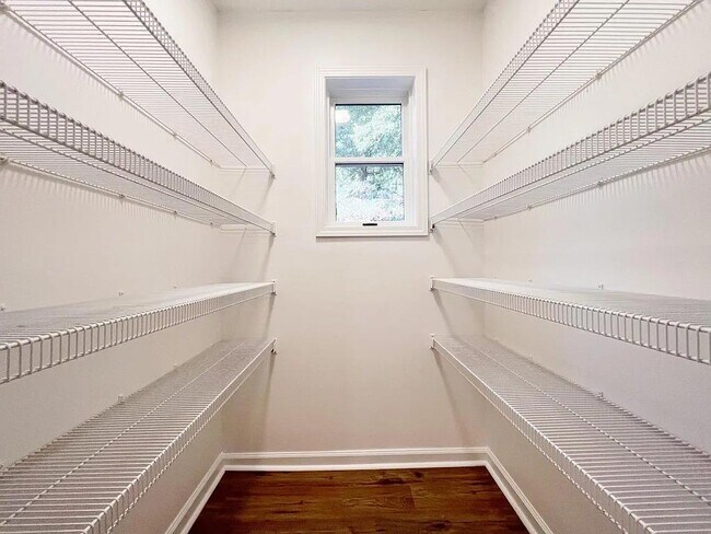 Building Photo - 12 Ginger Ln