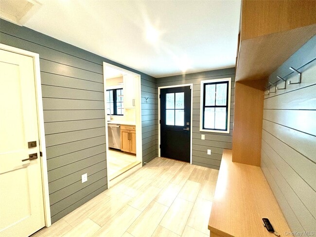 Building Photo - 49 Hackensack Heights Rd