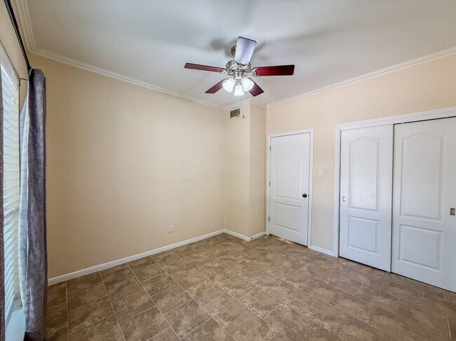 Building Photo - 2450 Wickersham Ln