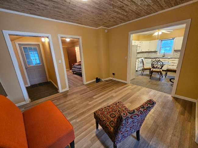 Building Photo - 513 13th Ave SE