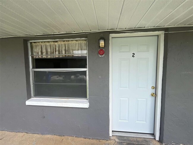 Primary Photo - 214 N Chestnut Rd