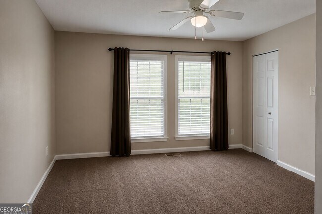 Building Photo - 3168 Nectarine Cir