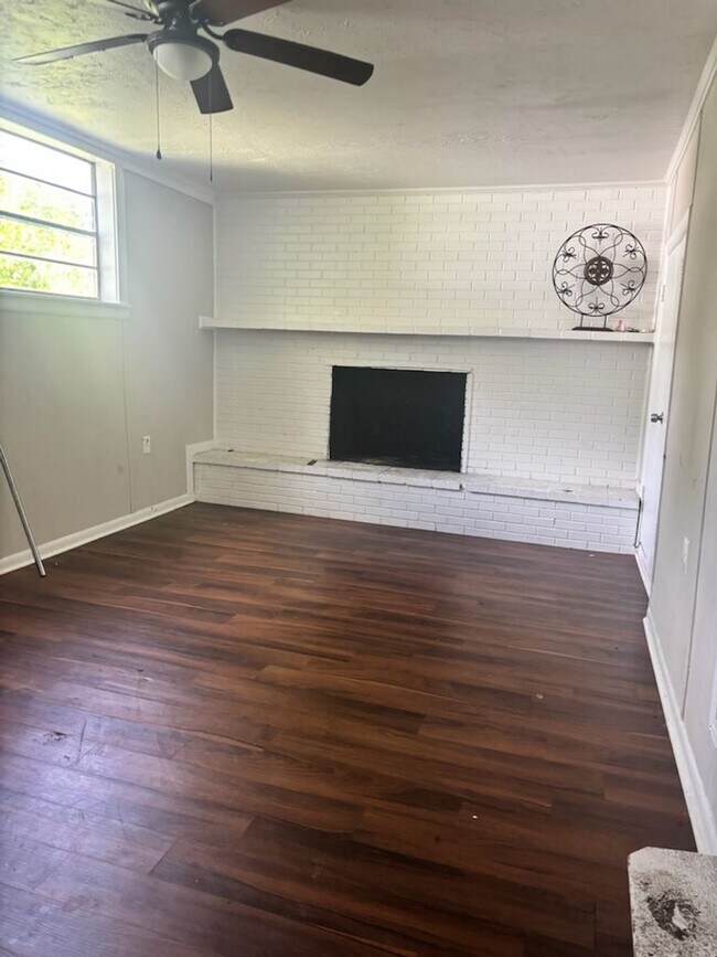 Building Photo - 5211 Robinson Rd