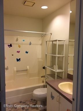 Building Photo - 1980 Arsenal St