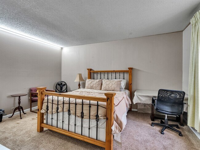 Building Photo - 2601 Bellefontaine St