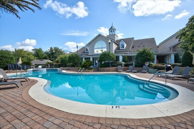 Building Photo - 2801 Chancellorsville Dr