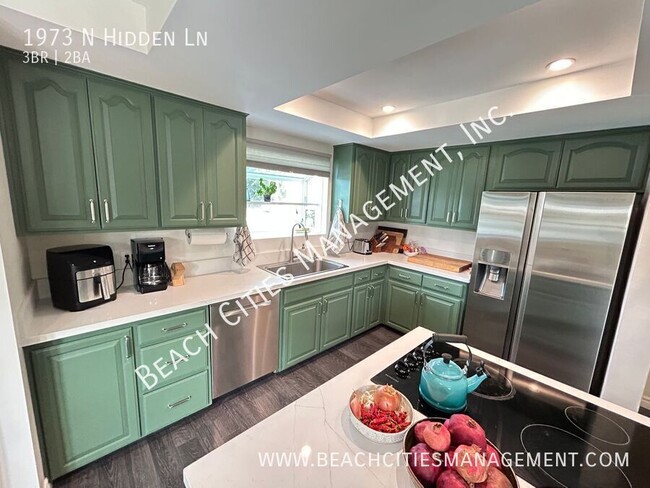 Building Photo - 1973 N Hidden Ln