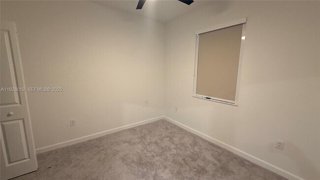 Building Photo - 2833 SE 25th Ave