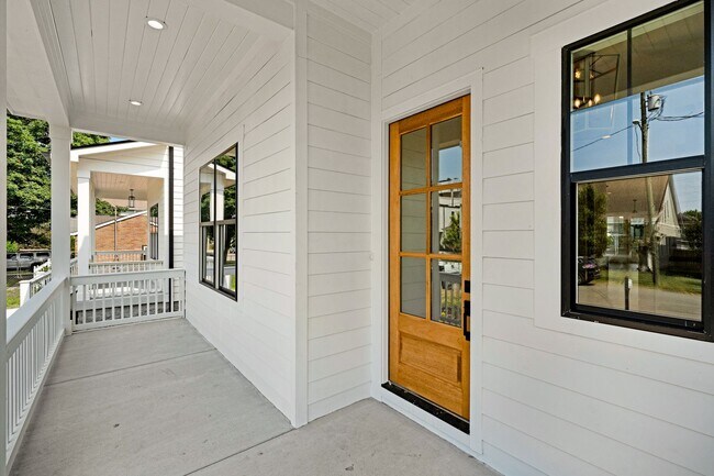 Building Photo - Beautiful home in The Nations!  4 bedrooms and 3 bathrooms in well sought after area.