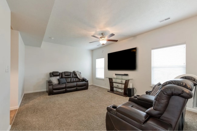 Building Photo - 4 Bedroom, Two Story House in Avalon Bluff...