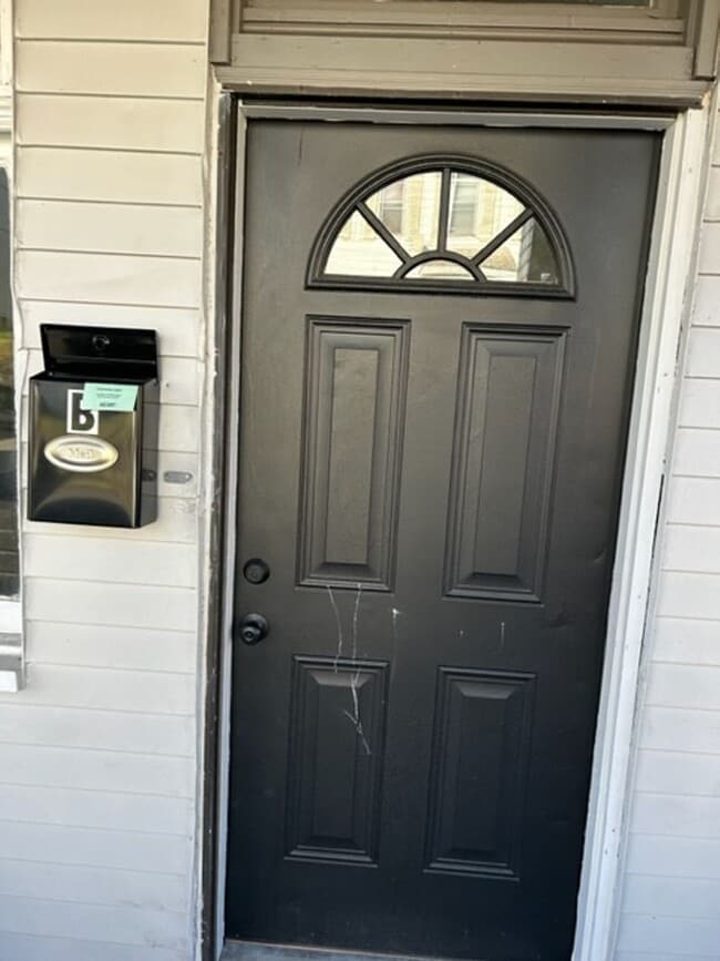 Building Photo - 656 Dow Ave