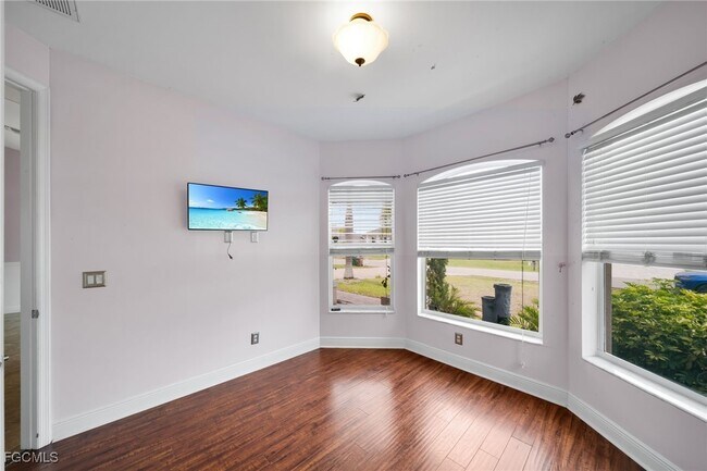 Building Photo - 3326 SW 8th St