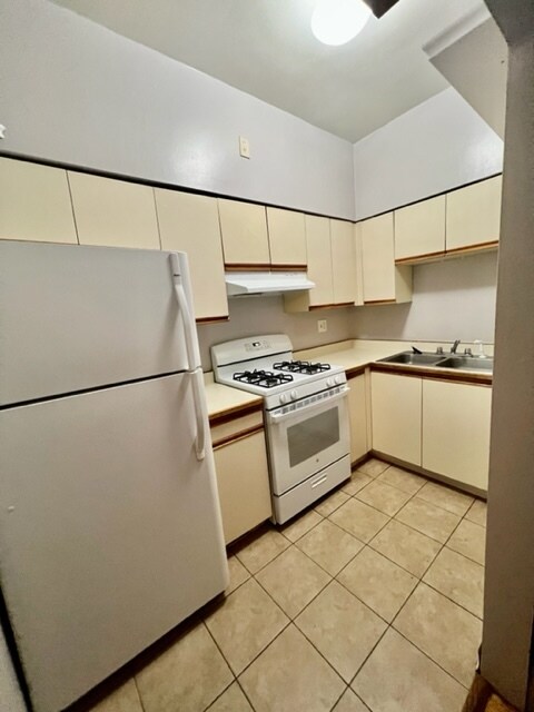 Building Photo - Frances Apartments