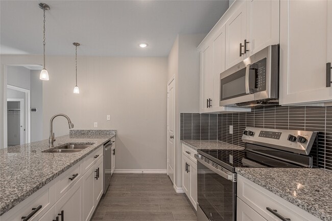 Building Photo - 51 Hickory Bend