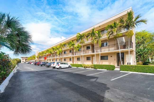 Primary Photo - 3605 S Ocean Blvd