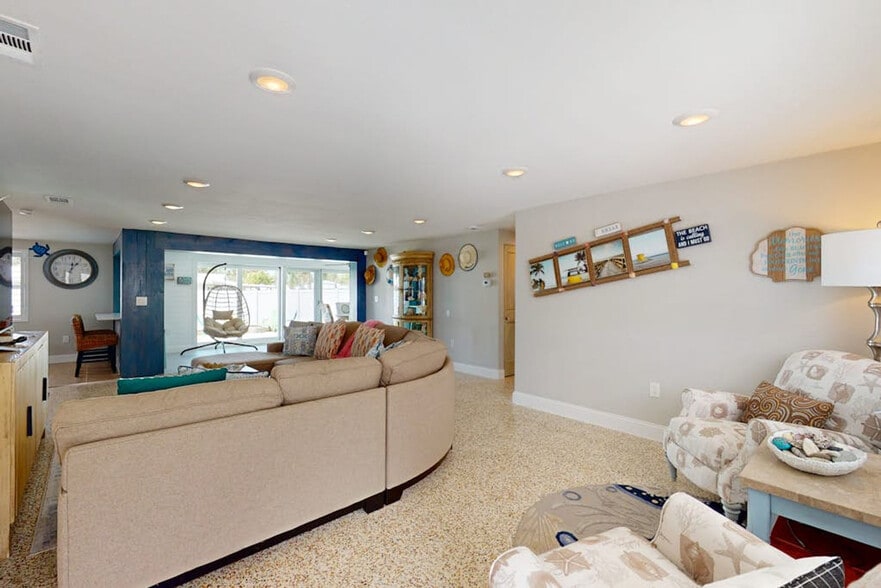 Building Photo - 178 Sunaire Terrace