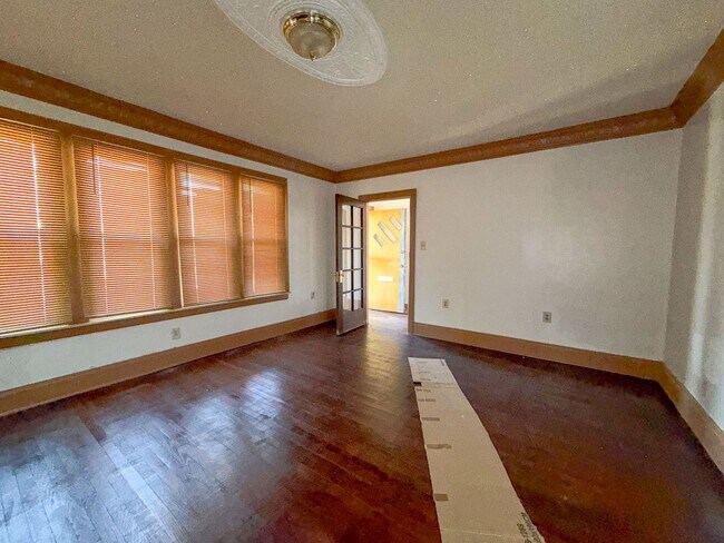 Building Photo - 9392 Woodside St