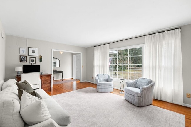 Building Photo - 106 Benson Dr