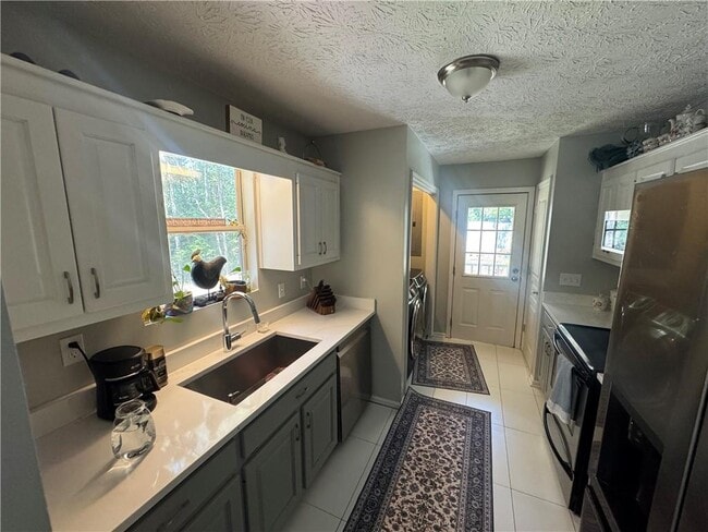 Building Photo - 186 River Trace Dr