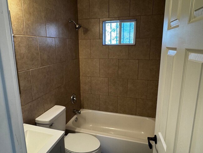 Building Photo - Downtown Single Story - Corner Lot - Remod...