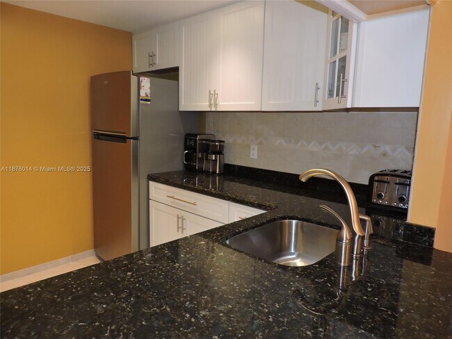Building Photo - 501 E Dania Beach Blvd