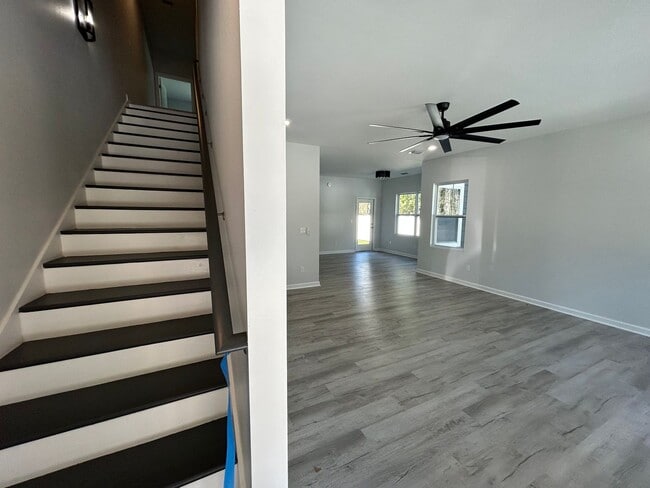 Building Photo - 2022 Trimble Rd