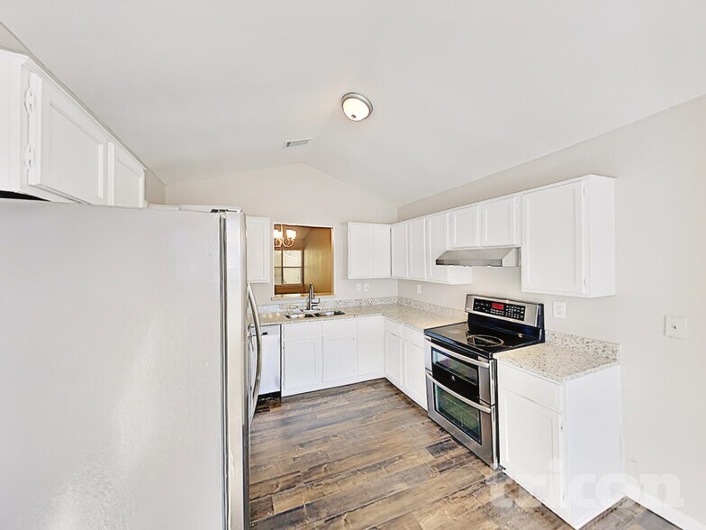 Building Photo - 1423 Ardmore Dr