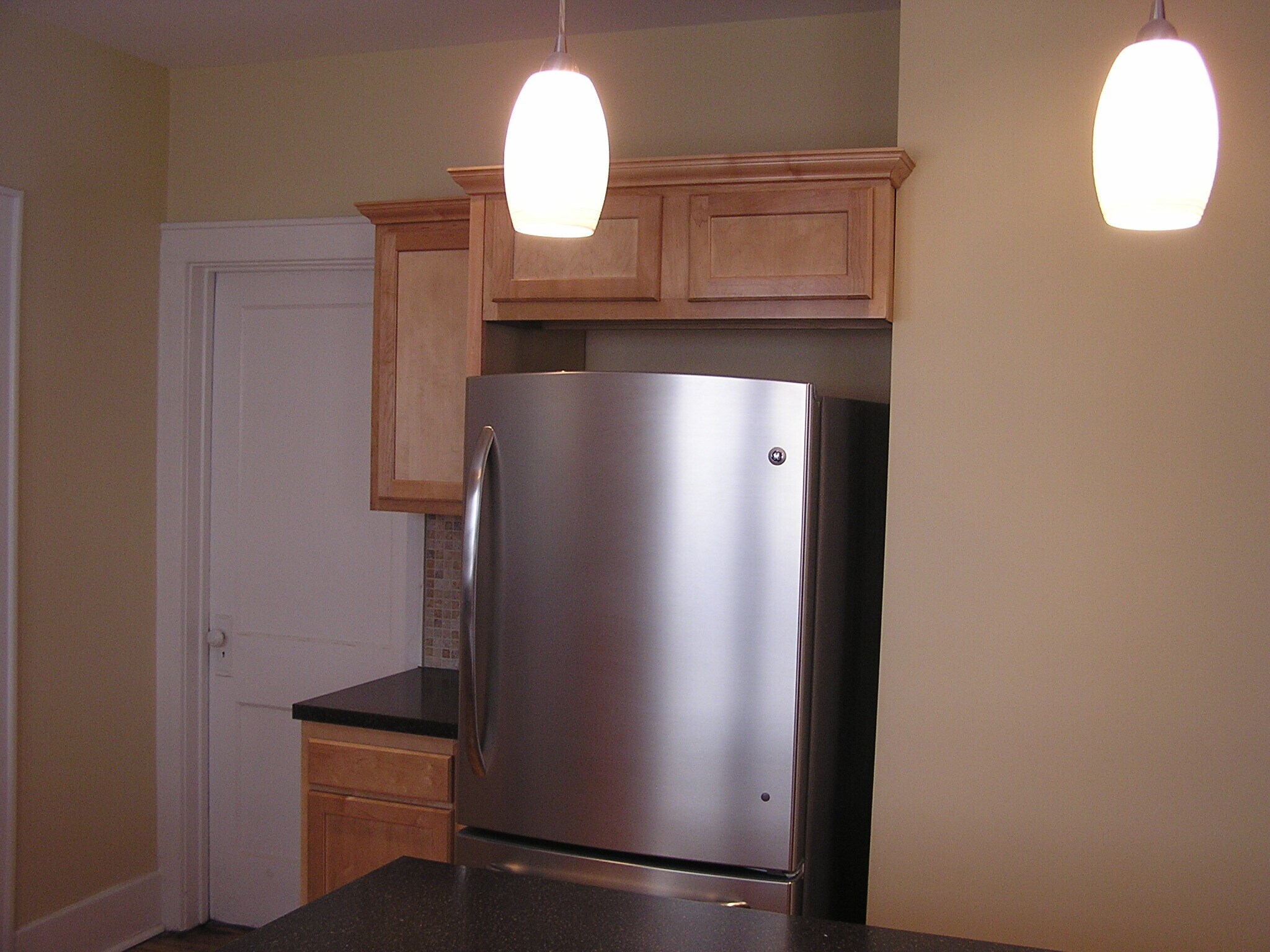 Building Photo - 425 Roosevelt Ave