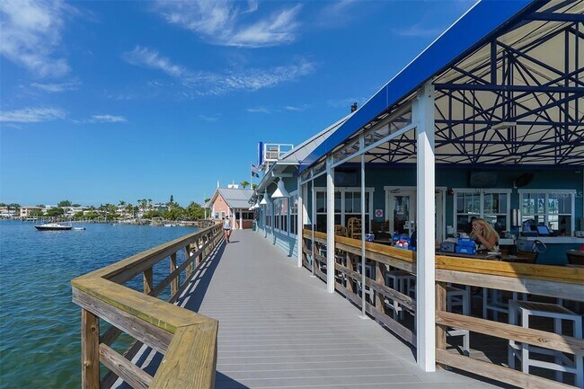 Building Photo - 4216 Plumosa Terrace