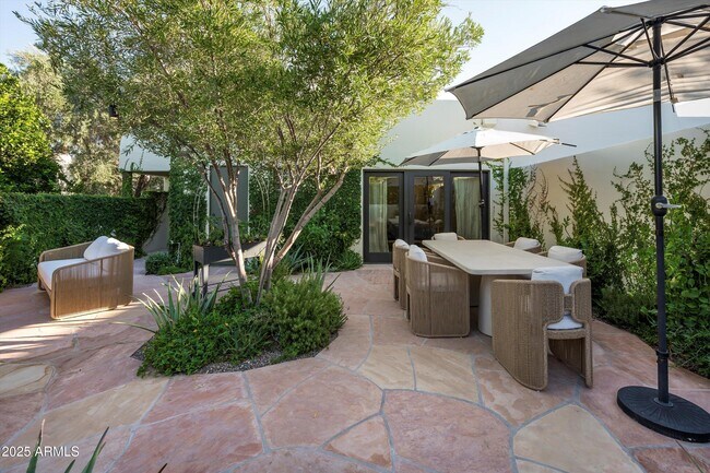 Building Photo - 5101 N Casa Blanca Dr