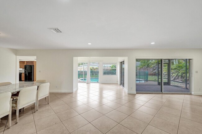 Building Photo - 4721 Sarazen Dr