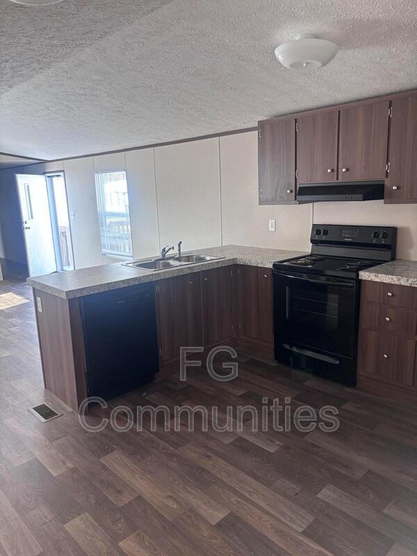 Building Photo - 3160 Dunn St