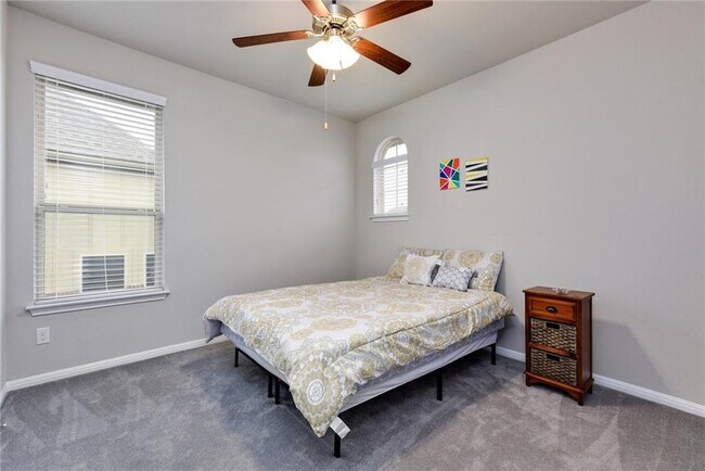 Building Photo - 3006 Rio Verde Dr